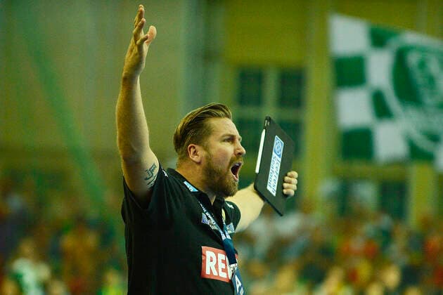 1. Handball-Bundesliga 2019 2020, Spiel 1-13-112, 13. Spieltag, SC DHfK Leipzig vs. Rhein-Neckar Löwen (14.11.2019) Oliver Roggisch (Rhein Neckar Loewen) gestikuliert beim Handball-Bundesliga-Spiel Leipzig vs. Rhein-Neckar Löwen (14.11.2019) Leipzig Sachsen Deutschland Arena Leipzig Am Sportforum 2
