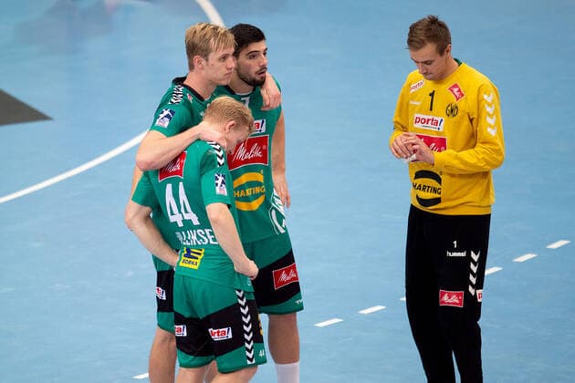 Minden, Deutschland 14.11.2019: 1. Handball-Bundesliga - 2019 2020 - GWD Minden vs. MT Melsungen (L-R) Marian Michalczik (Minden), Kevin Gulliksen (Minden), Savvas Savvas (Minden), Espen Christensen (Minden) Minden Nordrhein-Westfalen Deutschland Kampa Halle