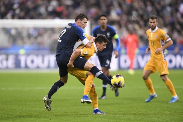 Fußball, EM-Qualifikation, Frankreich - Moldawien 02 BENJAMIN PAVARD (FRA) - 20 Vadim Rata (mol) FOOTBALL : France vs Moldavie - Qualifications Euro 2020 - 14 11 2019 AnthonyBIBARD FEP Panoramic 