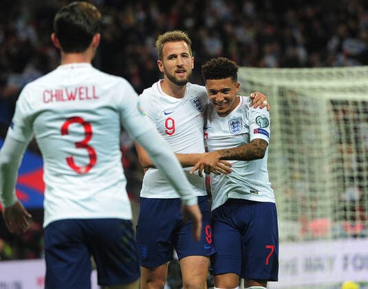 Football - 2019 2020 UEFA European Championships Qualifier - Group A: England vs. Montenegro Harry Kane of England celebrates scoring the third goal, with Jadon Sancho at Wembley Stadium. This game is England men s 1,000 international match, Länderspiel, Nationalmannschaft COLORSPORT ANDREW COWIE Jadon Sancho 