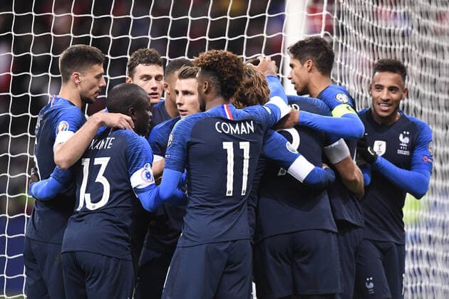 Fußball, EM-Qualifikation, Frankreich - Moldawien 05 CLEMENT LENGLET (FRA) - 13 N GOLO KANTE (FRA) - 19 LUCAS DIGNE (FRA) - JOIE FOOTBALL : France vs Moldavie - Qualifications Euro 2020 - 14 11 2019 AnthonyBIBARD FEP Panoramic 