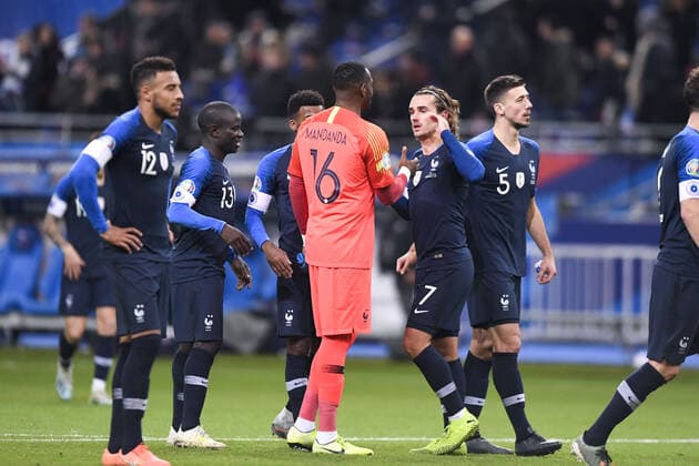 Fußball, EM-Qualifikation, Frankreich - Moldawien 13 N GOLO KANTE (FRA) - 07 ANTOINE GRIEZMANN (FRA) - 05 CLEMENT LENGLET (FRA) - FAIR PLAY FOOTBALL : France vs Moldavie - Qualifications Euro 2020 - 14 11 2019 AnthonyBIBARD FEP Panoramic 