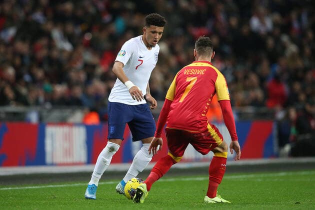 England v Montenegro UEFA EURO, EM, Europameisterschaft,Fussball 2020 Qualifiers Jadon Sancho of England and Marko Vesovic of Montenegro in action during the UEFA Euro 2020 Qualifiers match at Wembley Stadium, London Content Not Available For UK Newspapers Copyright: xPaulxChestertonx FIL-13867-0178