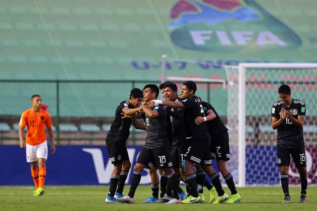 FuÃŸball, U17-WM, Niederlande - Mexiko 14th November 2019; Bezerrao Stadium, Brasilia, Distrito Federal, Brazil; FIFA U-17 World Cup Brazil 2019, Mexico versus Netherlands; Players of Mexico celebrate their goal scored by Efrain Alvarez in the 79th minute 1-1  ActionPlus12188047 HeulerxAndrey
