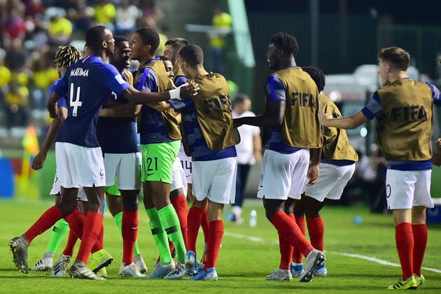 FuÃŸball, U17 WM, Brasilien - Frankreich 14th November 2019; Bezerrao Stadium, Brasilia, Distrito Federal, Brazil; FIFA U-17 World Cup Semi Final 2019, France versus Brazil; Players of France celebrates goal scored by Arnaud Kalimuendo-Muinga in the 7th minute 1-0 - Editorial Use  ActionPlus12188074 AdrianxMacias