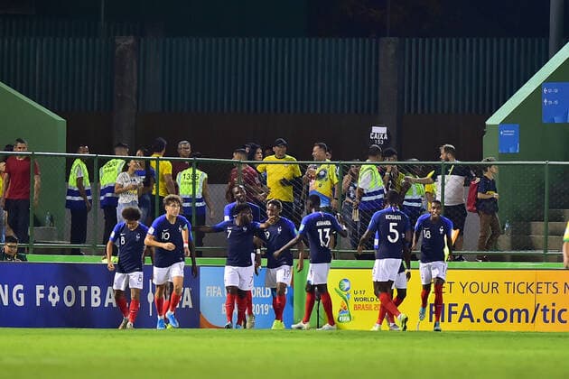 FuÃŸball, U17 WM, Brasilien - Frankreich 14th November 2019; Bezerrao Stadium, Brasilia, Distrito Federal, Brazil; FIFA U-17 World Cup Semi Final 2019, France versus Brazil; Players of France celebrates goal scored by Nathanael Mbuku in the 13th minute 2-0 - Editorial Use  ActionPlus12188078 AdrianxMacias