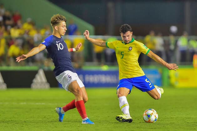 FuÃŸball, U17 WM, Brasilien - Frankreich 14th November 2019; Bezerrao Stadium, Brasilia, Distrito Federal, Brazil; FIFA U-17 World Cup Semi Final 2019, France versus Brazil; Adil Aouchiche of France and Daniel Cabral of Brazil - Editorial Use  ActionPlus12188085 AdrianxMacias