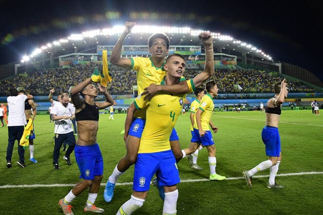 Sport Bilder des Tages FuÃŸball, U17 WM, Brasilien - Frankreich 14th November 2019; Bezerrao Stadium, Brasilia, Distrito Federal, Brazil; FIFA U-17 World Cup Semi Final 2019, France versus Brazil; Luan Patrick and Talles Costa of Brazil celebrates victory after the match - Editorial Use  ActionPlus12188106 AdrianxMacias