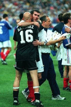 Zidane & Barthez Celebrate Brazil V France 12 July 1998  Copyright: MaryxEvansxAllstarxRichardxSellers 12129367 editorial use only