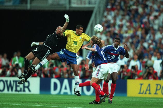 Barthez & Rivaldo Challenge Brazil V France 12 July 1998  Copyright: MaryxEvansxAllstarxStewartxKendall 12129382 editorial use only