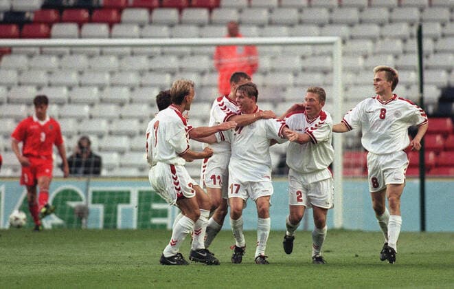 Jon Dahl Tomasson & Team-Mates Wales V Denmark 09 June 1999  Copyright: MaryxEvansxAllstarxRichardxSellers 12139207 editorial use only