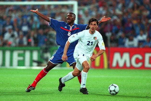 Fußball, EM Finale 2000 in Rotterdam, Frankreich - Italien 2-1 n.V. Marcel Desailly & Delvecchio France V Italy France V Italy Euro 2000 Final  Copyright: AllstarxPicturexLibrary 12178245 editorial use only