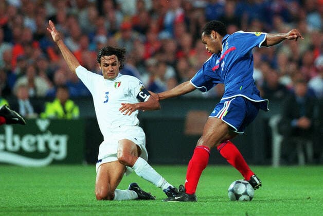 Fußball, EM Finale 2000 in Rotterdam, Frankreich - Italien 2-1 n.V. Paolo Maldini & Thierry Henry France V Italy France V Italy Euro 2000 Final  Copyright: AllstarxPicturexLibrary 12178253 editorial use only