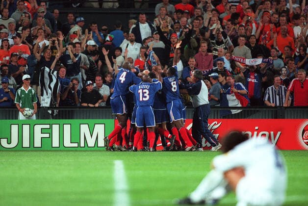 Fußball, EM Finale 2000 in Rotterdam, Frankreich - Italien 2-1 n.V. France Players Celebrate France V Italy France V Italy Euro 2000 Final  Copyright: AllstarxPicturexLibrary 12178263 editorial use only