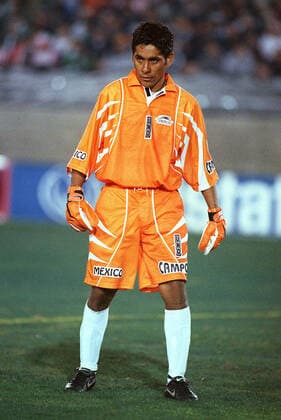 Jorge Campos Mexico Argentina V Mexico Mexico V Argentina, Los Angeles, Usa 20 December 2000  Copyright: AllstarxPicturexLibrary 12183417 editorial use only
