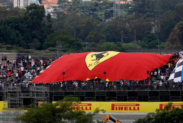 Treino classificatório GP Brasil F1 2019 SÃO PAULO, SP - 16.11.2019: TREINO CLASSIFICATÓRIO GP BRASIL F1 2019 - Ferrari cheerleader during free practice on Saturday (16), for Formula 1 GP Brazil 2019, at the Interlagos racetrack, south of São Paulo. . (Photo: Rodolfo Buhrer La Imagem Fotoarena) x1832166x  RodolfoxBuhrer