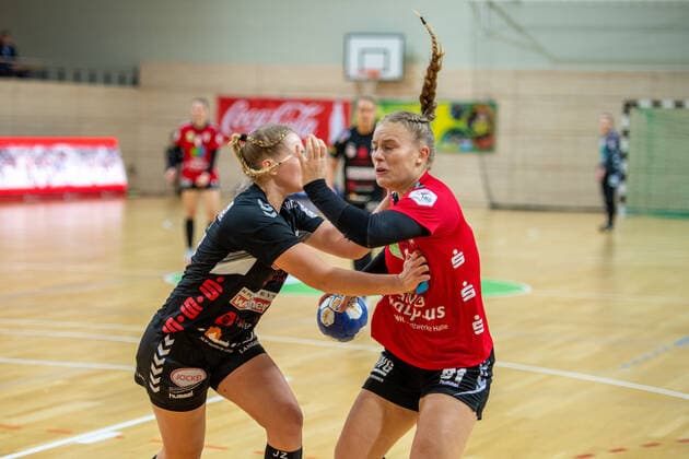 Jenice Funke (SV Union Halle) setzt sich durch und wirft ein Tor SV Union Halle-Neustadt (Wildcats) vs. HL Buchholz 08-Rosengarten Handball 2.Bundesliga - Saison 2019 2020 Copyright: xVIADATAx xHolgerxJohnx Halle Saale Sachsen-Anhalt Deutschland