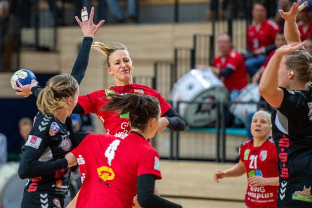 Lea Gruber (SV Union Halle) setzt sich durch und wirft ein Tor SV Union Halle-Neustadt (Wildcats) vs. HL Buchholz 08-Rosengarten Handball 2.Bundesliga - Saison 2019 2020 Copyright: xVIADATAx xHolgerxJohnx Halle Saale Sachsen-Anhalt Deutschland