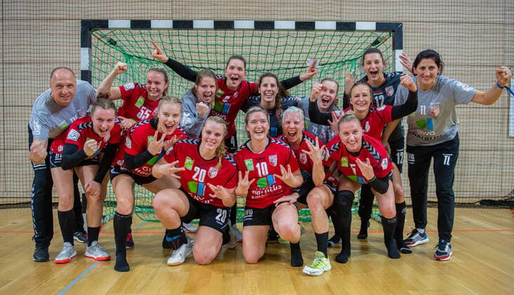 Jubel nach dem knappen Sieg über den Tabellenzweiten SV Union Halle-Neustadt (Wildcats) vs. HL Buchholz 08-Rosengarten Handball 2.Bundesliga - Saison 2019 2020 Copyright: xVIADATAx xHolgerxJohnx Halle Saale Sachsen-Anhalt Deutschland