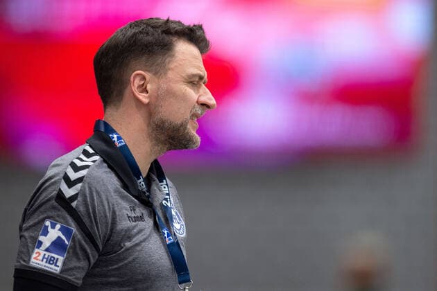 Lübbecke, Deutschland 16.11.2019: 2. Handball-Bundesliga - 2019 2020 - TuS-N-Lübbecke vs. VfL Lübeck-Schwartau Piotr Przybecki (Trainer Lübeck) Lübbecke Nordrhein-Westfalen Deutschland Merkur Arena