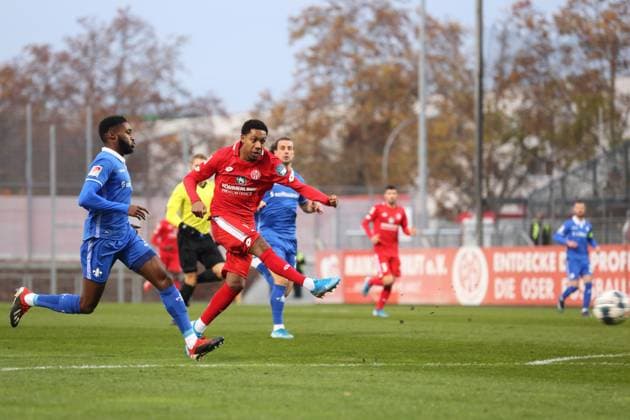 MANDELA EGBO, JEAN-PAUL BOETIUS FSV MAINZ 05-DARMSTADT 98 TESTSPIEL MAINZ DFL REGULATIONS PROHIBIT ANY USE OF PHOTOGRAPHS AS IMAGE SEQUENCES AND OR QUASI-VIDEO 