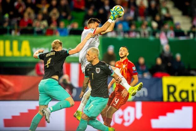 16.11.2019, Ernst Happel-Stadion, Wien, AUT, UEFA EM Qualifikation, Oesterreich vs Nordmazedonien, Gruppe G, im Bild v.l.: Martin Hinteregger (AUT), Marko Arnautovic (AUT), Stole Dimitrievski (MKD), Kire Ristevski (MKD) during the UEFA European Championship, EM, Europameisterschaft qualification, group G match between Austria and Nordmazedonien at the Ernst Happel-Stadion in Vienna, Austria on 2019 11 16. Wien