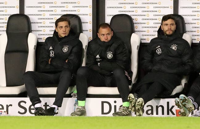 Niklas Stark, Torwart Marc Andre ter Stegen, Jonas Hector auf der Bank Fußball Fussball UEFA EM Qualifikation Länderspiel Nationalmannschaft DFB Herren Saison 2019 2020 16.11.2019 Deutschland GER vs. Weißrussland BLR DFL regulations prohibit any use of photographs as image sequences and or quasi-video.