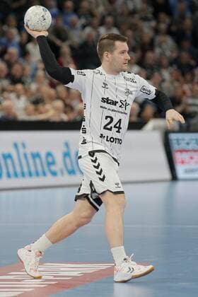 1.Handball Bundesliga THW Kiel - TSV Hannover Burgdorf, Kiel, 17.11.2019 Miha Zarabec ( Kiel, 24 ) Einzelaktion Aktion . Ganze Figur . Einzeln . Freisteller . Copyright: xBEAUTIFULxSPORTS DRPx