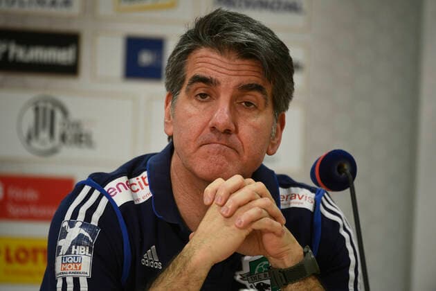 Hannover-Burgdorf-Trainer Carlos Ortega, Handball-Bundesliga, Liqui-Moly-HBL, Männer, 13. Spieltag, TSV Hannover-Burgdorf), 17.11.19 Kiel Sparkassen Arena Schleswig-Holstein Germany