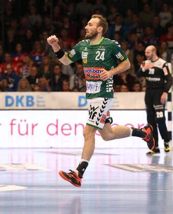 17.11.2019, Deutschland, Göppingen, Handball Bundesliga Saison 2019 2020 FRISCH AUF! Göppingen vs. HBW Balingen Weilstetten: Marcel Schiller (FAG) jubelt, Jubel