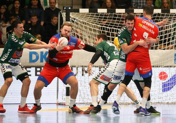 17.11.2019, Deutschland, Göppingen, Handball Bundesliga Saison 2019 2020 FRISCH AUF! Göppingen vs. HBW Balingen Weilstetten: v.l. Nemanja Zelenovic (FAG), Marcel Niemeyer (HBW), Kresimir Kozina (FAG), Ivan Sliskovic (FAG), Vladan Lipovina (HBW)