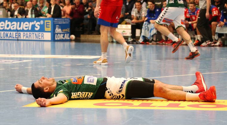 17.11.2019, Deutschland, Göppingen, Handball Bundesliga Saison 2019 2020 FRISCH AUF! Göppingen vs. HBW Balingen Weilstetten: Nemanja Zelenovic (FAG) enttäuscht