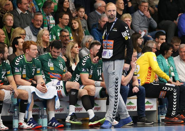 17.11.2019, Deutschland, Göppingen, Handball Bundesliga Saison 2019 2020 FRISCH AUF! Göppingen vs. HBW Balingen Weilstetten: Trainer Hartmut Mayerhoffer (FAG)