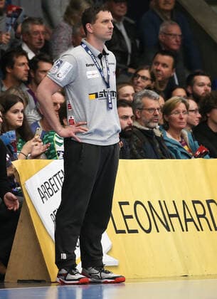 17.11.2019, Deutschland, Göppingen, Handball Bundesliga Saison 2019 2020 FRISCH AUF! Göppingen vs. HBW Balingen Weilstetten: HBW Trainer Jens Bürkle