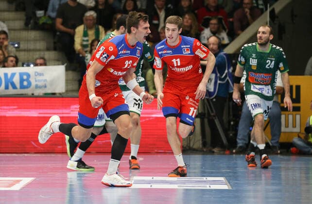 17.11.2019, Deutschland, Göppingen, Handball Bundesliga Saison 2019 2020 FRISCH AUF! Göppingen vs. HBW Balingen Weilstetten: Jona Schoch (HBW) jubelt, Jubel