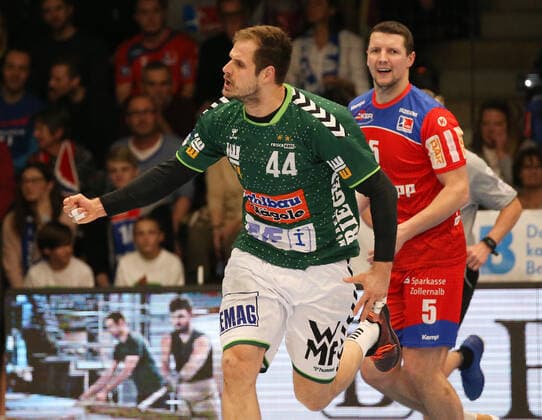 17.11.2019, Deutschland, Göppingen, Handball Bundesliga Saison 2019 2020 FRISCH AUF! Göppingen vs. HBW Balingen Weilstetten: Kresimir Kozina (FAG) jubelt, Jubel