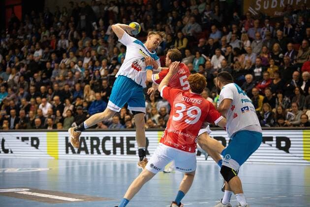 TVB Stuttgart 11 Adam Lönn vs. Bergischer HC 5 Max Darj TVBStuttgart vs. BergischerHC, Handball, 1.Bundesliga, 2019 2020 17.11.2019 Stuttgart Copyright: xEibner-Pressefoto RogerxBuerkex EP_RBE