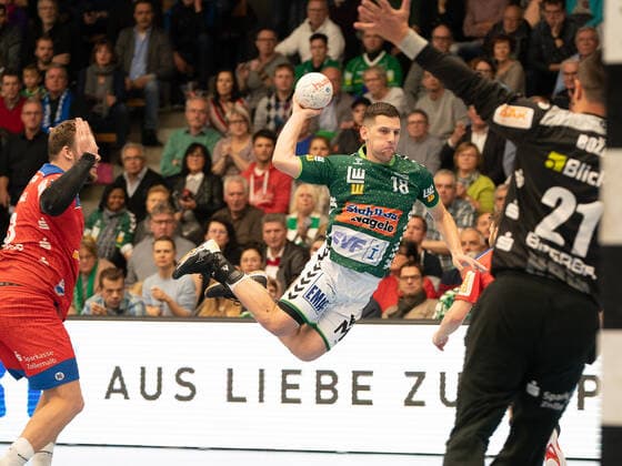 Josip Peric (Frisch Auf Goeppingen 18), Frisch Auf Göppingen vs. HBW Balingen-Weilstetten, 1. Bundesliga, Handball, Herren, 17.11.2019 Frisch Auf Göppingen vs. HBW Balingen-Weilstetten, 1. Bundesliga, Handball, Herren, 17.11.2019 Göppingen Copyright: xEibner-Pressefotox EP_mst