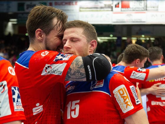 Martin Strobel (HBW Balingen-Weilstetten 15) und Benjamin Meschke (HBW Balingen-Weilstetten 13), Frisch Auf Göppingen vs. HBW Balingen-Weilstetten, 1. Bundesliga, Handball, Herren, 17.11.2019 Frisch Auf Göppingen vs. HBW Balingen-Weilstetten, 1. Bundesliga, Handball, Herren, 17.11.2019 Göppingen Copyright: xEibner-Pressefotox EP_mst