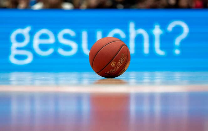 Sport Themen der Woche KW46 Deutschland, Wuerzburg, s.Oliver Arena, 17.11.2019, s.Oliver Wuerzburg vs. FRAPORT SKYLINERS, Basketball Bild: v. l. Basketball Symbolbild Copyright: HMBxMedia xHeikoxBecker
