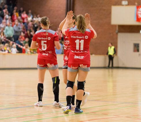 1. FSV Mainz 05 - HSG Bensheim-Auerbach,17.11.2019,GER, im Isabell Hurst,(HSG Bensheim-Auerbach, 5),Sarah Johanna Dekker,(HSG Bensheim-Auerbach, 11), Scherbaum Eibner-Pressefoto GER,Handball, 1. BL Frauen,7. Spieltag, 17.11.2019, Sporthalle Wiesbaden, Klarenthaler Str., Wiesbaden Copyright: xUlrichxScherbaum Eibner-Pressefox EP_usm