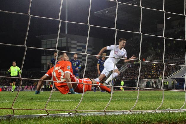 Kosovo v England UEFA EURO, EM, Europameisterschaft,Fussball 2020 Qualifiers Harry Winks of England scores his sides 1st goal during the UEFA Euro 2020 Qualifiers match at Fadil Vokrri Stadium, Prishtina Content Not Available For UK Newspapers Copyright: xPaulxChestertonx FIL-13875-0094