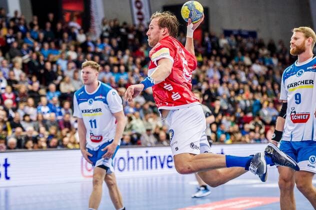 Max Darj (Bergischer HC 5) beim Spiel in der Handball Bundesliga, TVB 1898 Stuttgart - Bergischer HC. Stuttgart. 17.11.19 Handball 13. Spieltag , Stuttgart Baden Wuerttemberg Deutschland