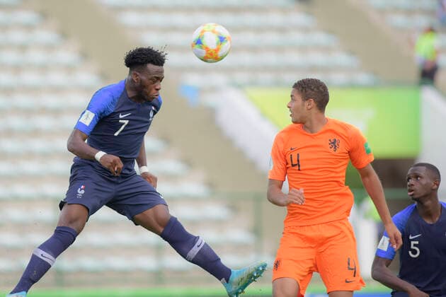 Sub 17 Holanda e França BRASÍLIA, DF - 17.11.2019: SUB 17 HOLANDA E FRANÇA - Arnaud Kalimuendo-muinga and Devyne Rensch during Under 17 Netherlands and France. Match valid for the 3rd place match in the FIFA U17, U 17 World Cup. Bezerrão Stadium. Brasilia DF. (Photo: Reinaldo Reginato Fotoarena) x1833289x  ReinaldoxReginato
