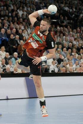 1.Handball Bundesliga THW Kiel - TSV Hannover Burgdorf, Kiel, 17.11.2019 Ilija Brozovic ( Hannover ) Einzelaktion Aktion . Ganze Figur . Einzeln . Freisteller . Copyright: xBEAUTIFULxSPORTS DRPx