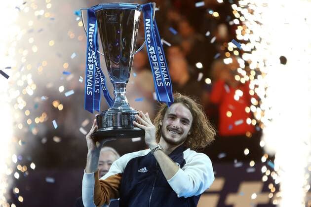 Bilder des Jahres 2019, Sport 11 November Sport Themen der Woche KW46 ATP World Tour Finals in London, Finale, Stefano Tsitsipas gewinnt ATP WM Titel gegen Dominic Thiem Stefanos Tsitsipas is presented with the single ATP, Tennis Herren Finals trophy TENNIS : 2019 Nitto ATP Tennis Finals - Masters - Finale - Londres - 17 11 2019 PhotoNews Panoramic 