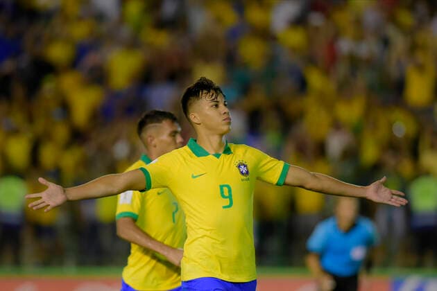Sub 17 Mexico e Brasil BRASÍLIA, DF - 17.11.2019: SUB 17 MEXICO E BRASIL - Kaio Jorge scores for Brazil during U17, U 17 Mexico and Brazil. FIFA U17 World Cup Final Match. Bezerrão Stadium. Brasilia DF. (Photo: Reinaldo Reginato Fotoarena) x1833695x  ReinaldoxReginato