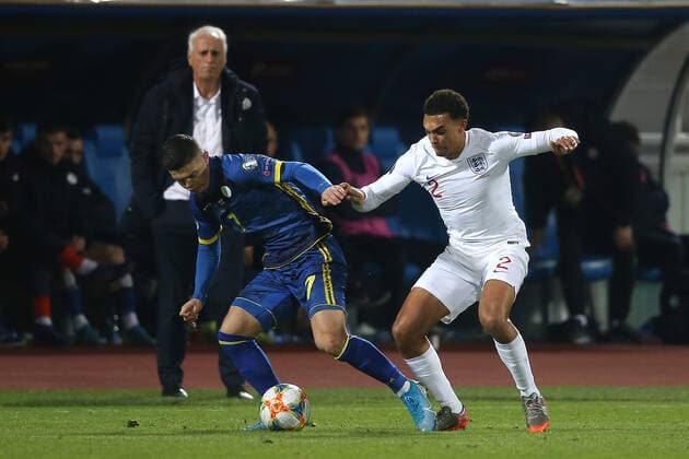 Kosovo v England UEFA EURO, EM, Europameisterschaft,Fussball 2020 Qualifiers Milot Rashica of Kosovo and Trent Alexander-Arnold of England in action during the UEFA Euro 2020 Qualifiers match at Fadil Vokrri Stadium, Prishtina Content Not Available For UK Newspapers Copyright: xPaulxChestertonx FIL-13875-0243