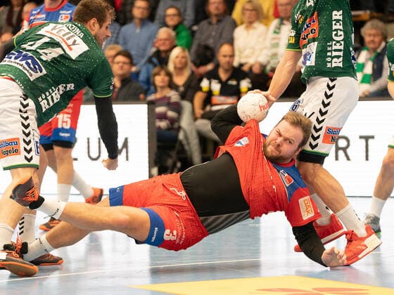 Sport Bilder des Tages Marcel Niemeyer (HBW Balingen-Weilstetten 03), Frisch Auf Göppingen vs. HBW Balingen-Weilstetten, 1. Bundesliga, Handball, Herren, 17.11.2019 Frisch Auf Göppingen vs. HBW Balingen-Weilstetten, 1. Bundesliga, Handball, Herren, 17.11.2019 Göppingen Copyright: xEibner-Pressefotox EP_mst