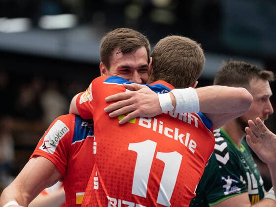 Jona Schoch (HBW Balingen-Weilstetten 22) und Tim Nothdurft (HBW Balingen-Weilstetten 11), Frisch Auf Göppingen vs. HBW Balingen-Weilstetten, 1. Bundesliga, Handball, Herren, 17.11.2019 Frisch Auf Göppingen vs. HBW Balingen-Weilstetten, 1. Bundesliga, Handball, Herren, 17.11.2019 Göppingen Copyright: xEibner-Pressefotox EP_mst
